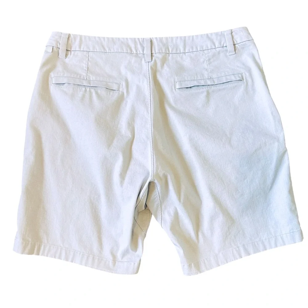 LULULEMON light gray 9” Commission shorts size 36